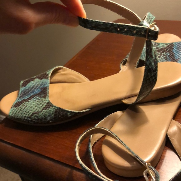 Sandals - Picture 4 of 4